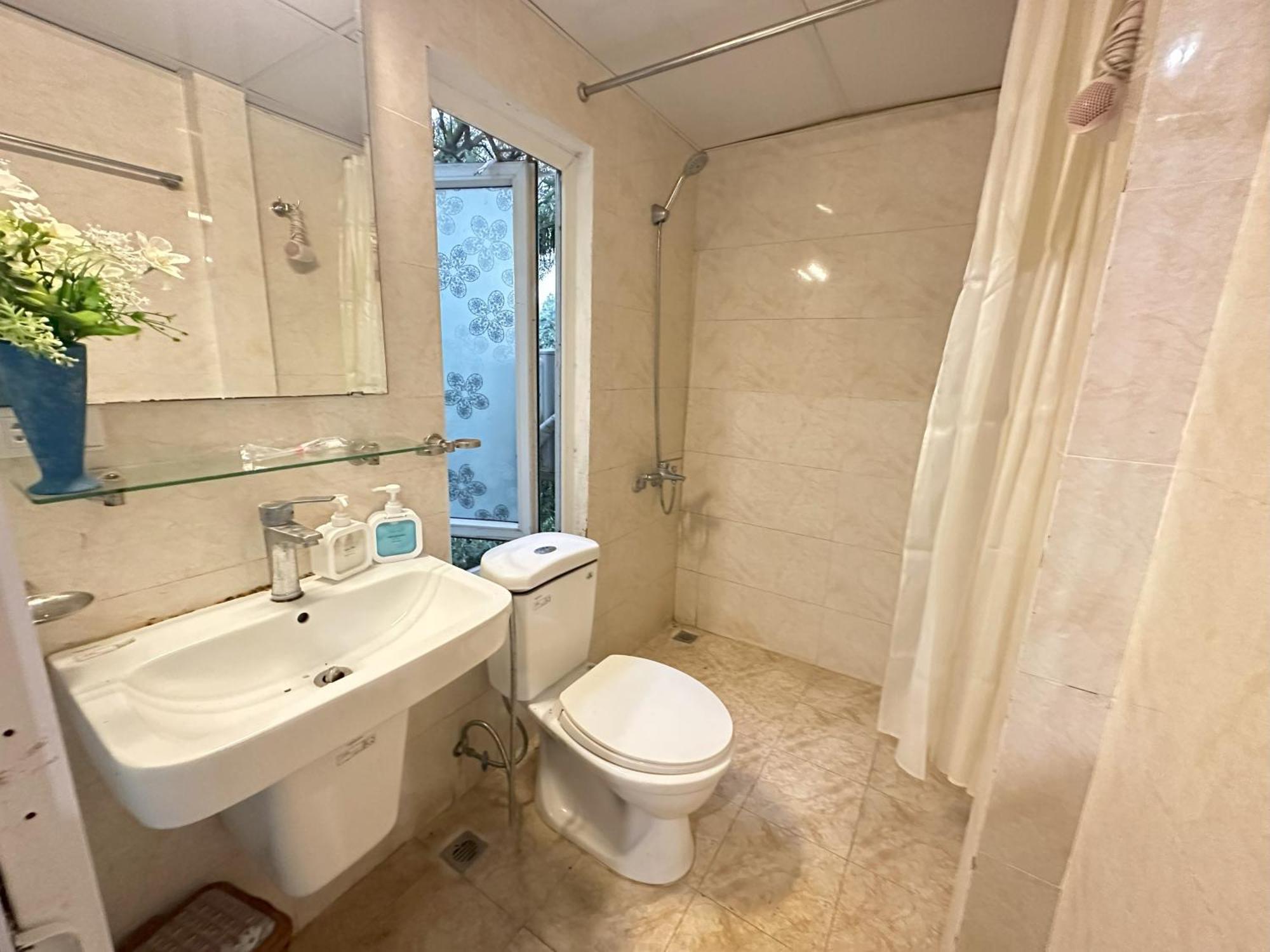 The Lakeview - West Lake Lotus Apartments Hanoi Bagian luar foto